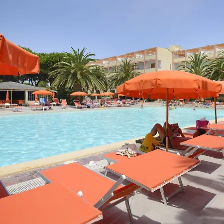 מלון Oasis 4*