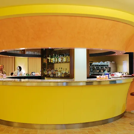 Hotel Oasis