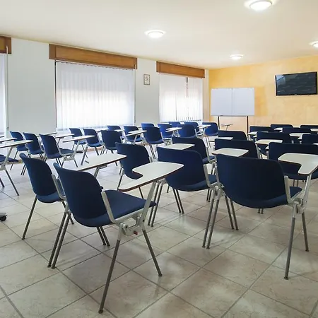 Отель Oasis 4*