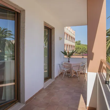 Ξενοδοχείο Oasis 4*