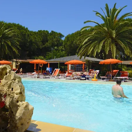 Ξενοδοχείο Oasis 4*