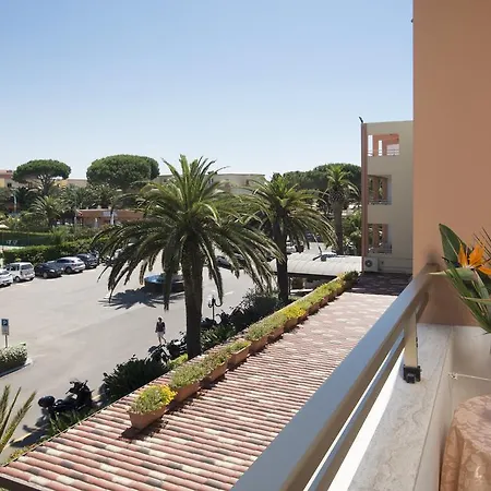 Ξενοδοχείο Oasis 4*