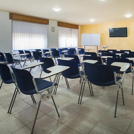 Ξενοδοχείο Oasis 4*